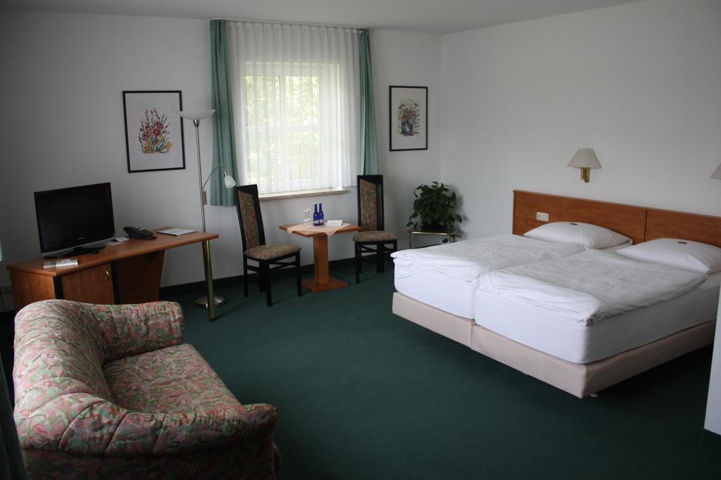 Hotel&Restaurant Bergfried Saalfeld Saale Zimmer foto