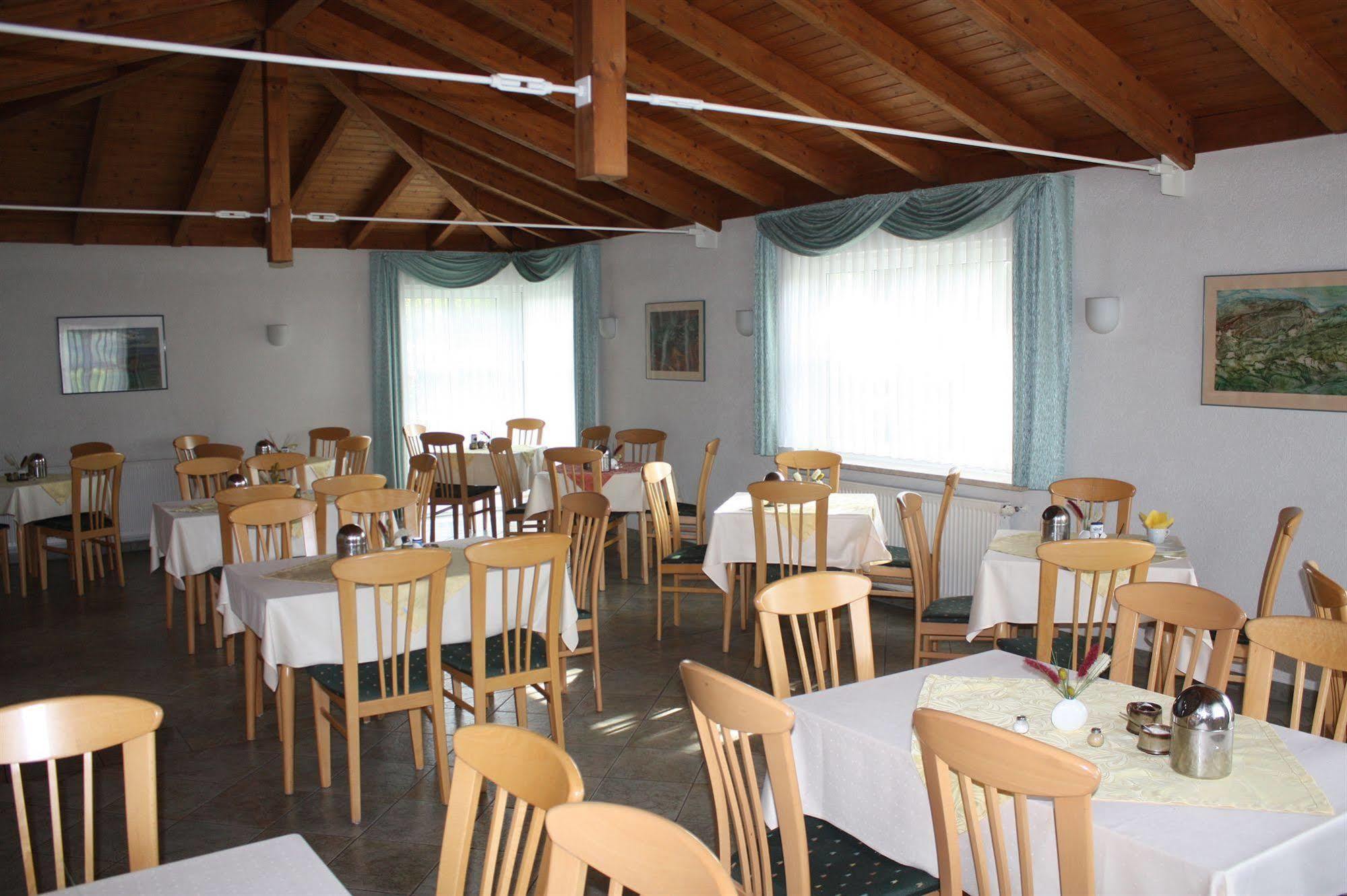 Hotel&Restaurant Bergfried Saalfeld Saale Exterior foto