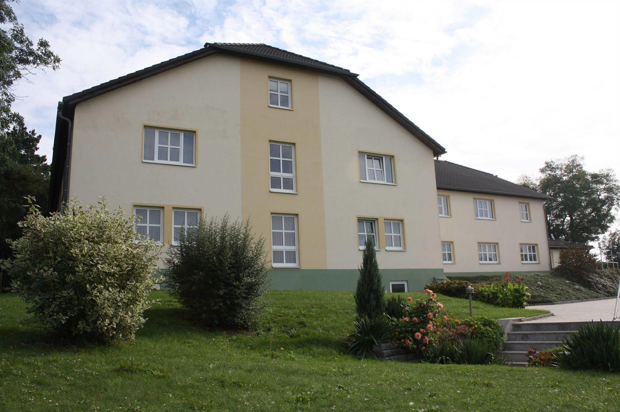 Hotel&Restaurant Bergfried Saalfeld Saale Exterior foto